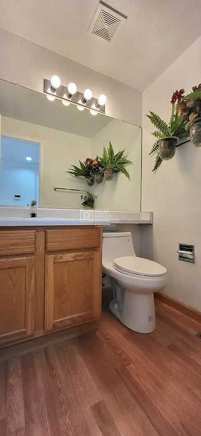 Beautiful 5-Bedroom Centennial Home with Finished Basement and Spacious Backyard — Photo 3