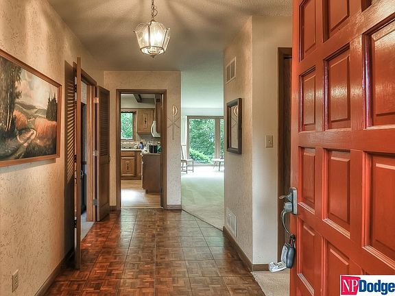 5th image of 2820 Douglas Dr