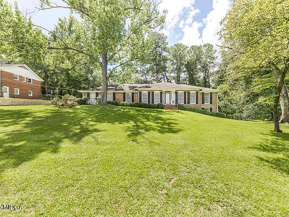 3rd image of 4630 Sprucewood Dr