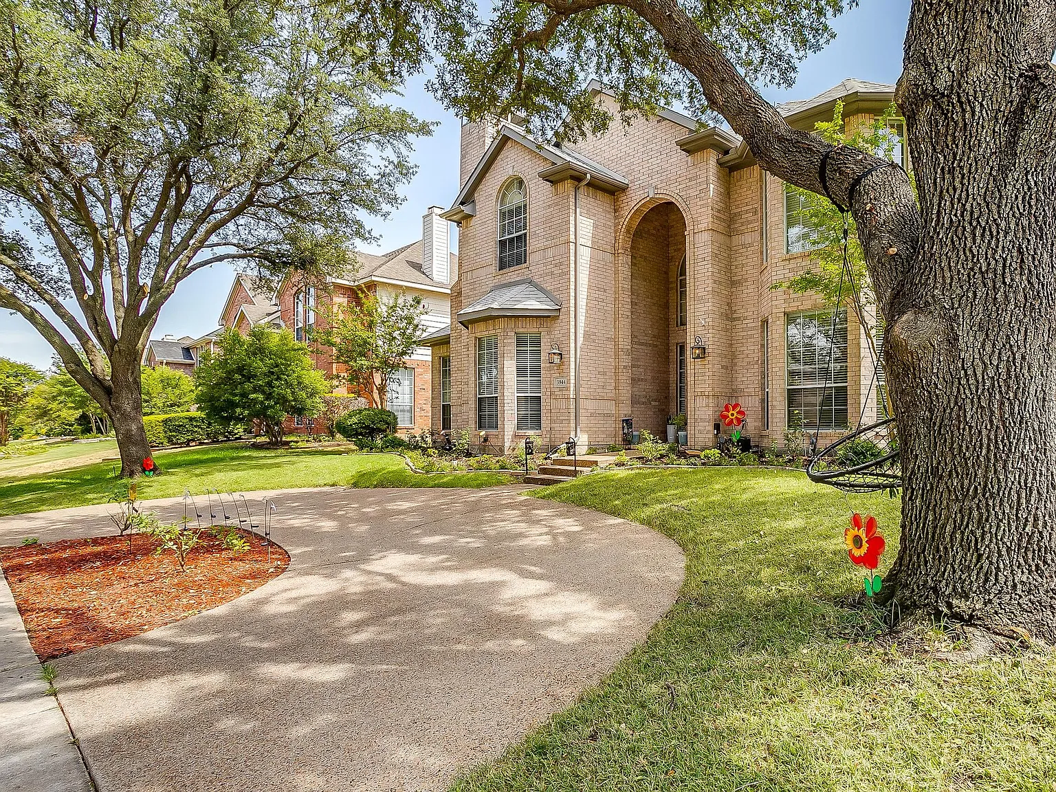 4 bed, 3.5 bath, 3180 sqft, $3,800 — Photo 2
