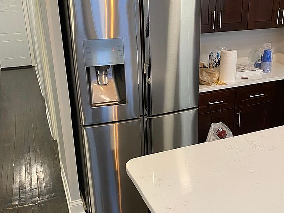 3rd image of 2927 N Allen Ave #1