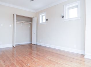 3950 W Roscoe St APT 1A, Chicago, IL 60618