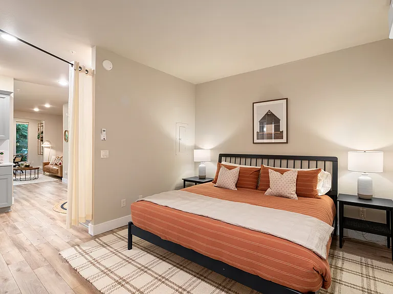 1805 SE Madison St #102 — Photo 12