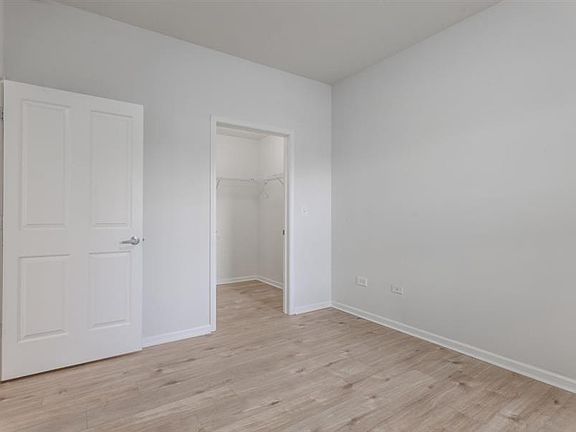 5th image of 3200 Oak Park Ave #Xrfdmr0ky