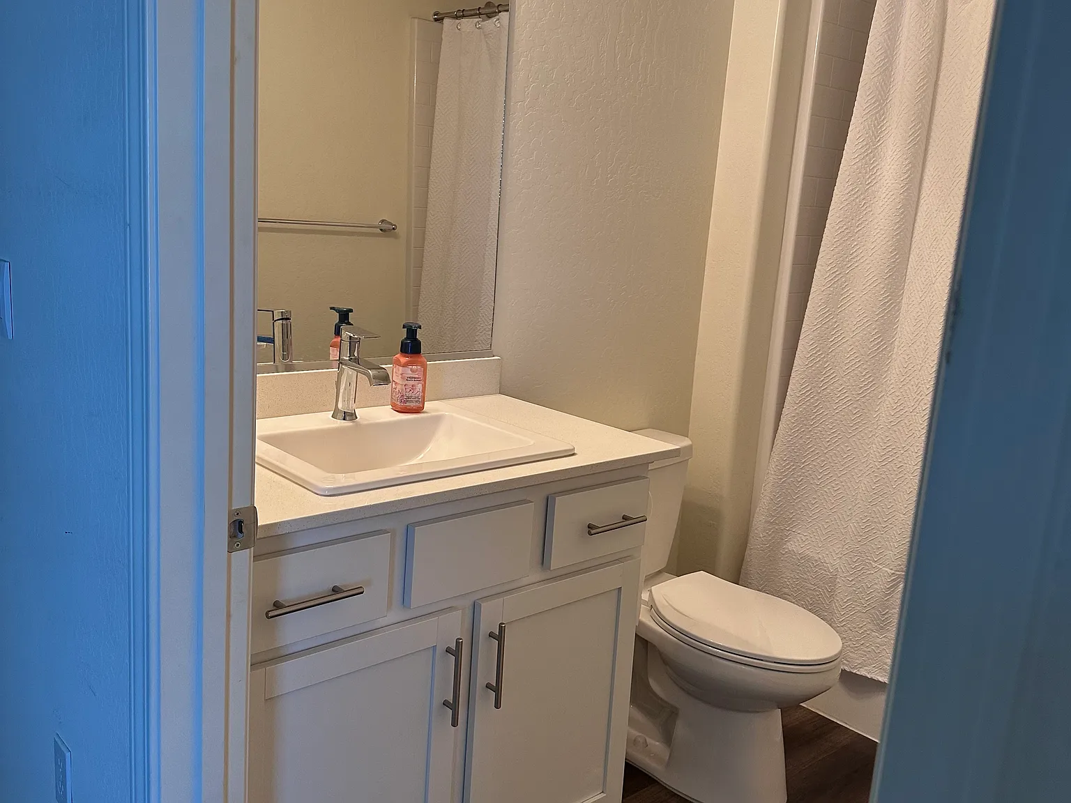 5 bed, 2554 sqft, $1,600 — Photo 4