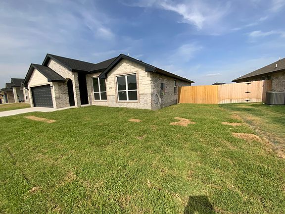 3rd image of 6111 Catania Dr