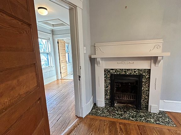 4th image of 114 Hillside St #A