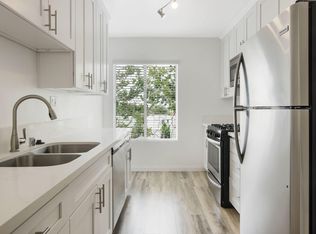 443 S Oakhurst Ave, Beverly Hills, CA 90212