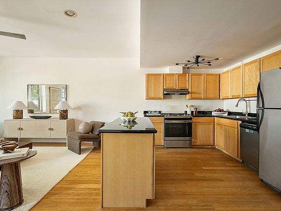 5th image of 292 Ainslie St APT 2F