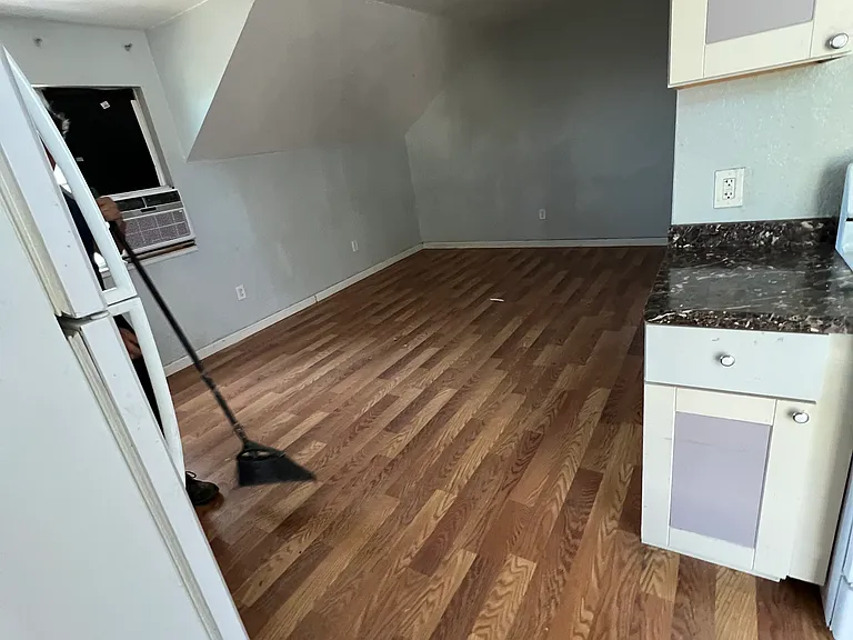 1657 Grand Ave — Photo 18