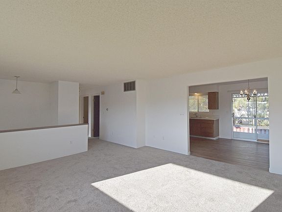 5th image of 1115 College Ct