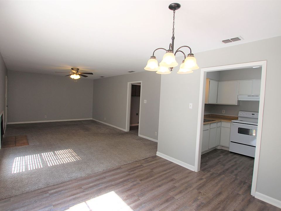 Wyndham Hill Apartments conveniently located in Southeast Tyler 4222