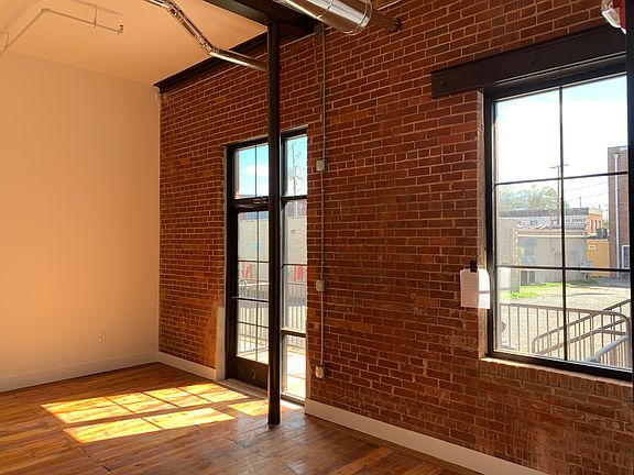 3rd image of 240 1st St NE #10448367