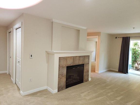3rd image of 11920 98th Ave NE APT 105