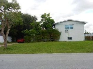 1315 NE 199th St, Miami, FL 33179