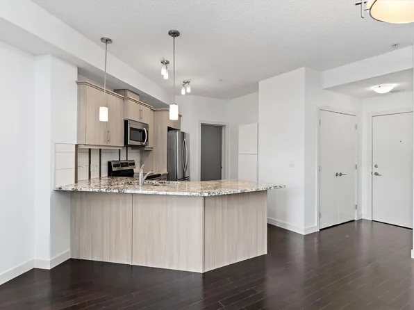 10523 123rd St NW #109, Edmonton, AB T5N 1N9