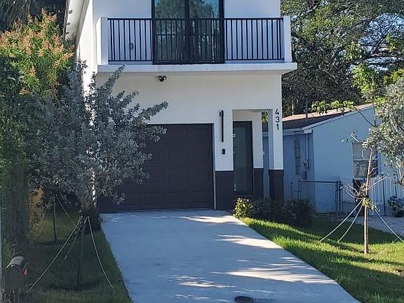3rd image of 431 NW 7th Terrace