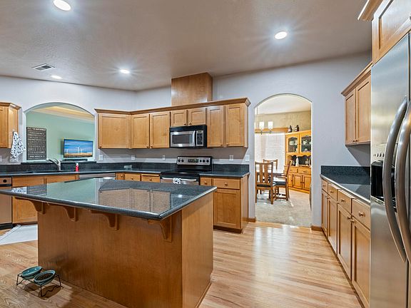 5th image of 3864 Crystal Springs Dr