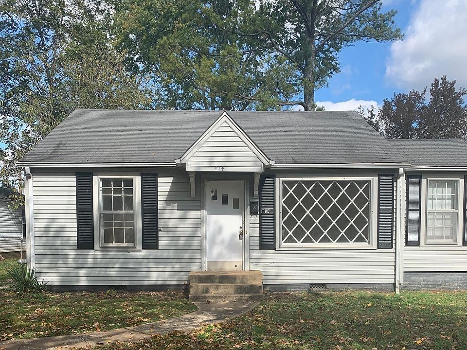 1st image of 814 1st Ave
