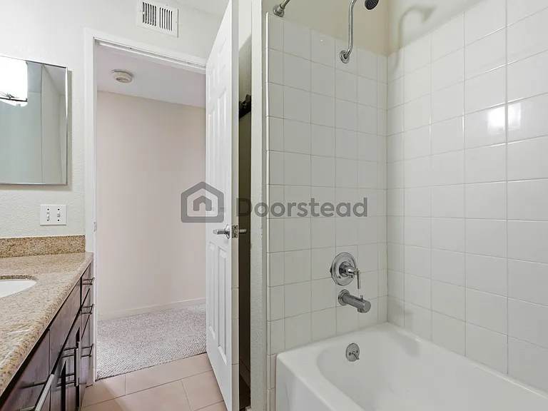 1318 B St #102 — Photo 23