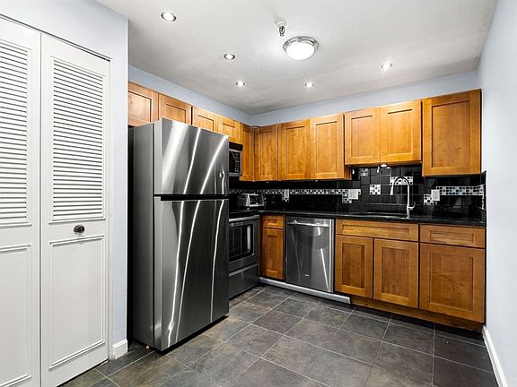 4th image of 115 W Squantum St APT 811