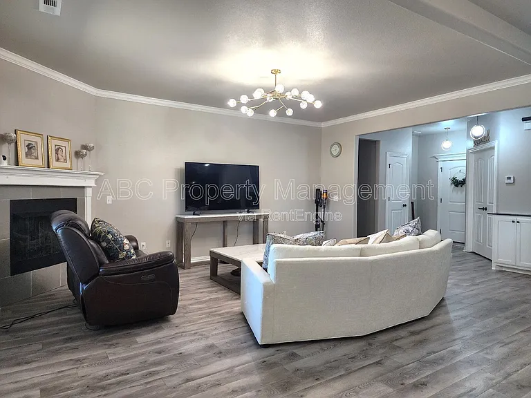 5009 E Truman Ln — Photo 6