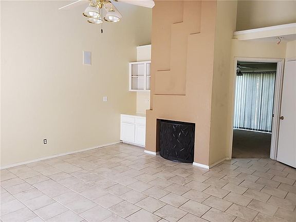 4th image of 110 Santa Fe Dr