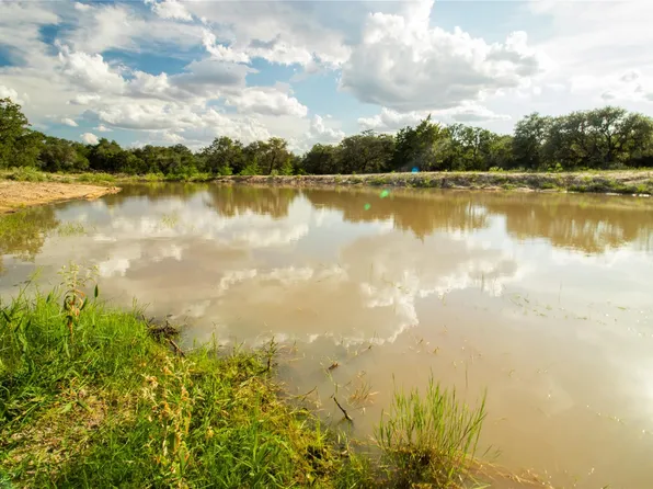 1 County Road 15, Hallettsville, TX 77964
