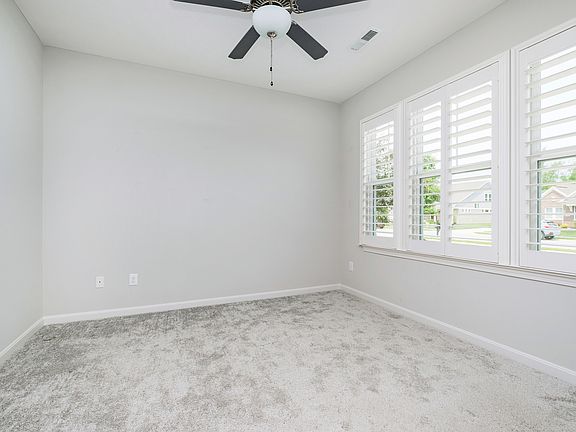 4th image of 3969 Stratfield Way