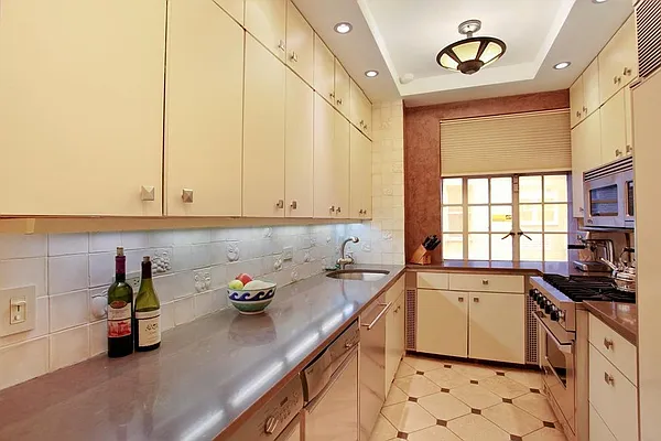 Sold by Corcoran | media 39