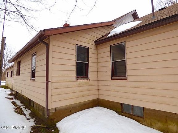 3rd image of 4850 E Britain Ave