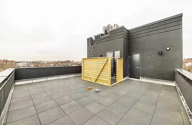 Rented by ERNY LLC | media 51