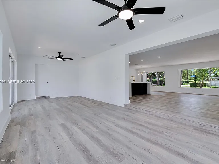 6250 SW 62nd Pl — Photo 9