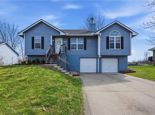1305 Stonecrest Dr, Kearney, MO 64060