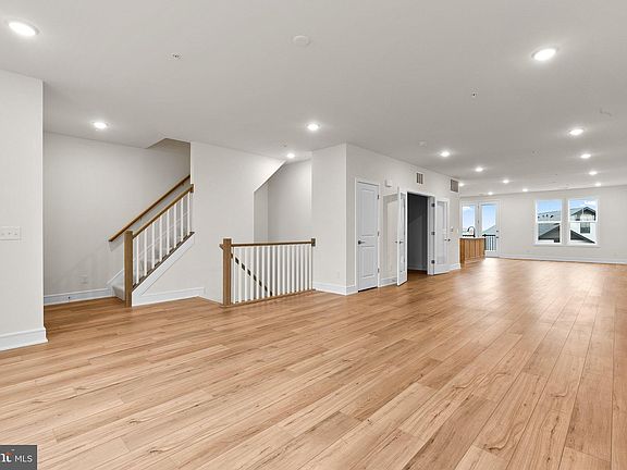4th image of 42714 Darala Dr