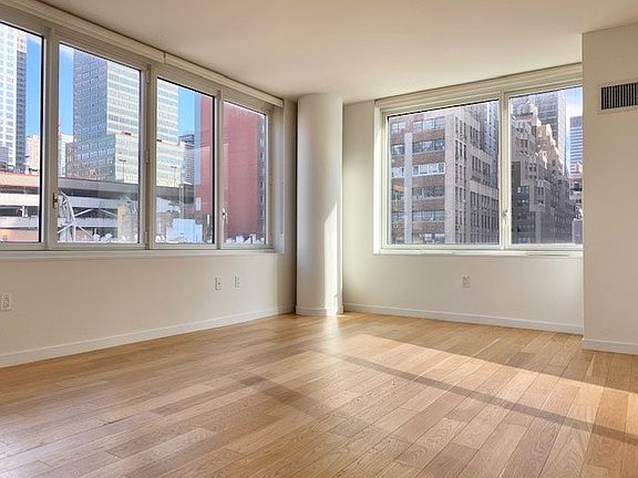 3rd image of 515 9th Ave APT 6G