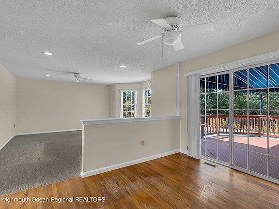 4th image of 16 Grand Teton Ave