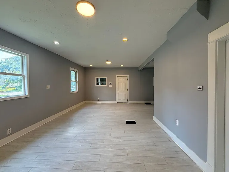 2801 Columbia Ave — Photo 7