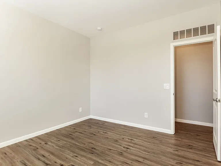 12145 W Patrick Ln — Photo 12