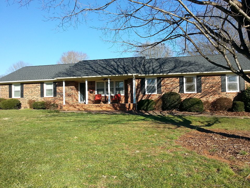 1st image of 4995 Wallace Cir