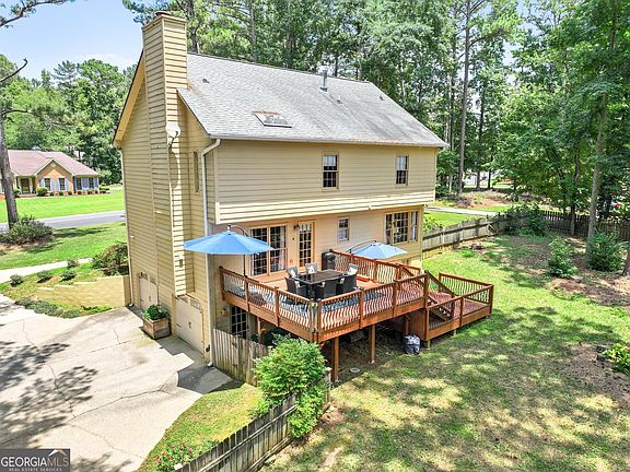 4th image of 120 Creekwood Trl