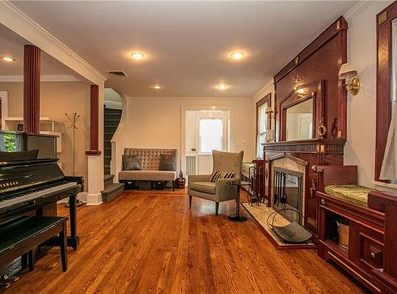 4th image of 277 Murray Ave