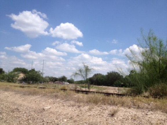 3rd image of 1506 S Greene Rd