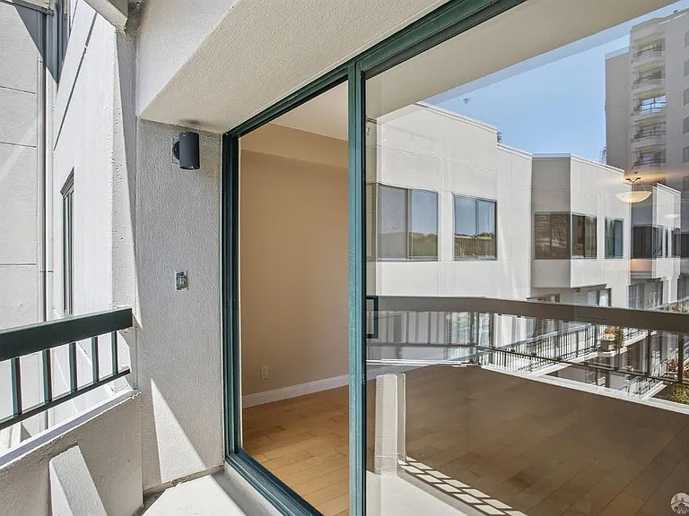 601 Van Ness Ave #406 — Photo 18