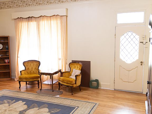 5th image of 610 Branton Ave