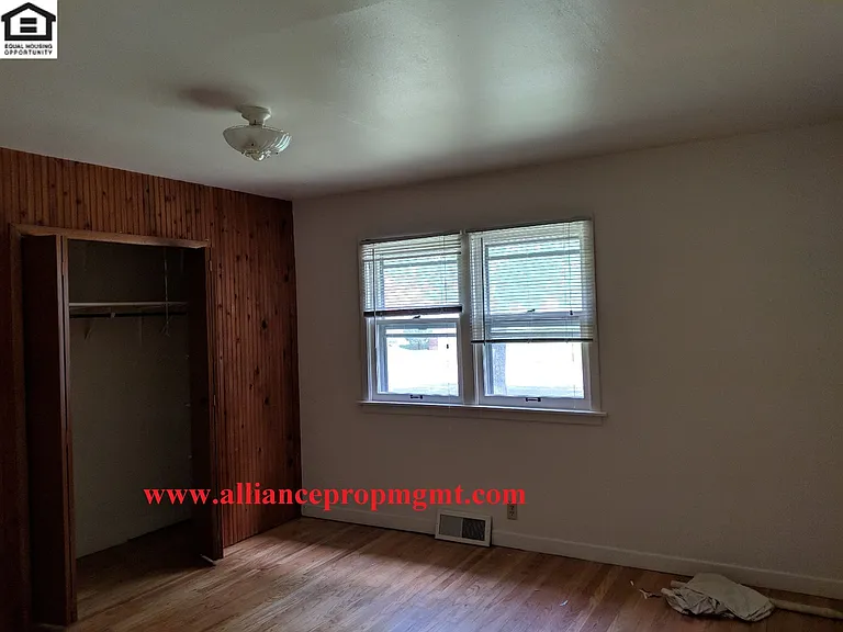 411 S 14th Ave — Photo 5