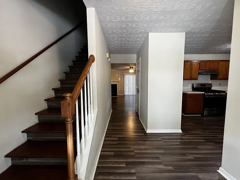 6617 Meadow Green Cir — Photo 9