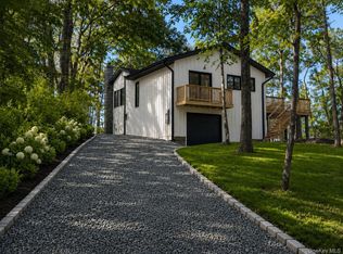 46 Red Cedar Point Rd, Hampton Bays, NY 11946