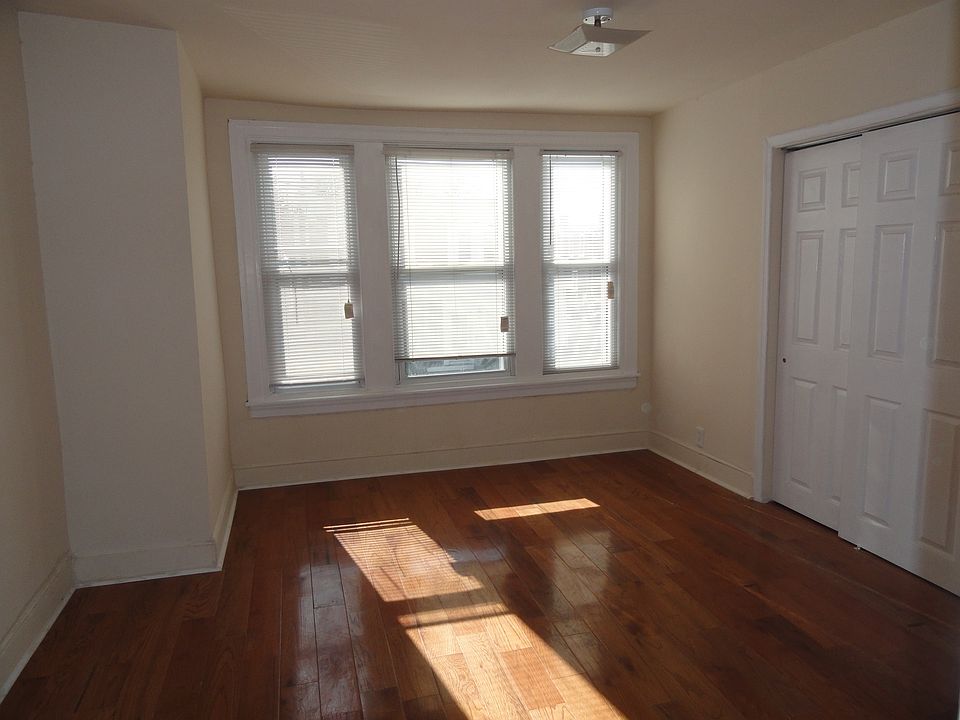 bedroom hard wood flooring
