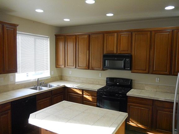 2nd image of 4810 SE Northwood Way